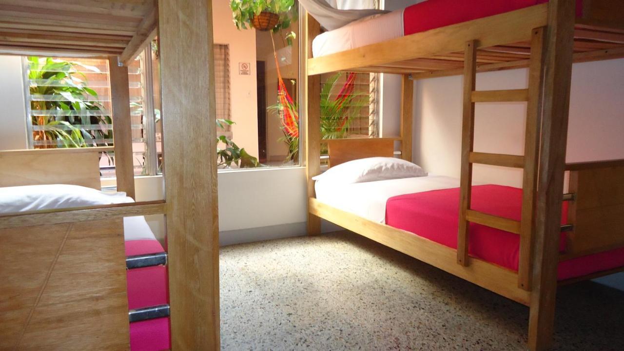 Iris Hostel Medellín Dış mekan fotoğraf